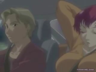 Hentai cặp vợ chồng được dâm dục trong một xe hơi