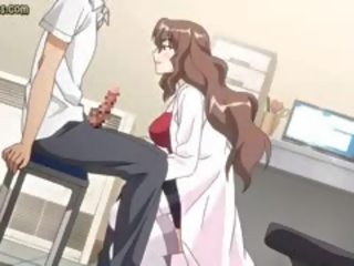 Krūtainas anime mammīte nepieredzējošas un izpaužas spermas izšāviens