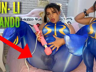 Fascinating cosputer lady dressed as chun li from jalan fighter playing with her htachi alat vibrator cumming and soaking her kathok and pants ahegao
