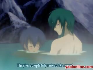 Koppel van hentai youths krijgen fantastisch bad in een zwembad