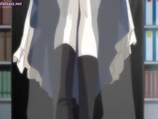 Tonårs animen piga i vit nylonstrumpor
