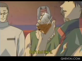 Hentai xxx συνδετήρας φυλακισμένος παίρνει μουνί και στόμα καρφωμένα σε ομάδα